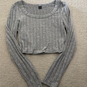 Gray Ribbed Long Sleeve Crop Top